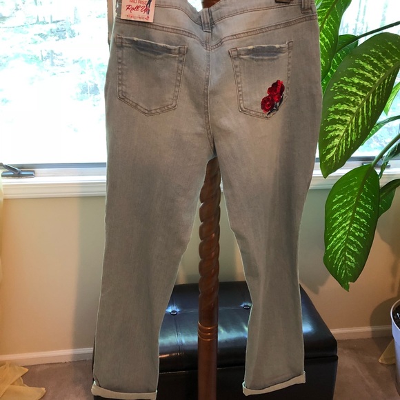 Almost Famous New w/tag Distressed Jeans - Picture 2 of 3